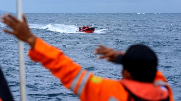 29-korban-kmp-tunu-pratama-jaya-masih-dicari-di-selat-bali-1751615726318_169